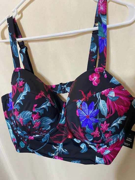 NWT Torrid underwire long-line bikini top featuring a dark floral print - Picture 4 of 10